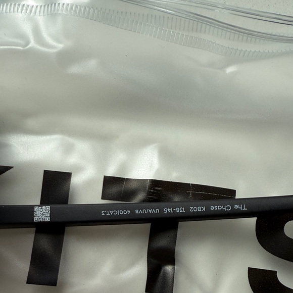 KITS Unisex Black Sunglasses - Picture 4 of 5